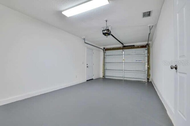Building Photo - 4319 W La Salle St