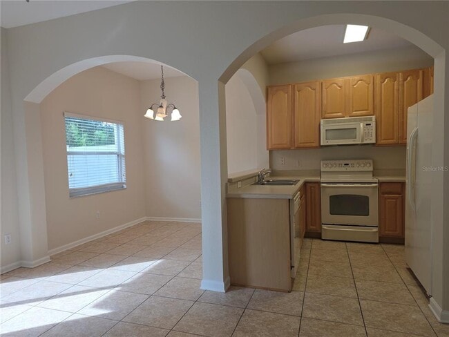 Building Photo - 16661 Cedar Crest Dr