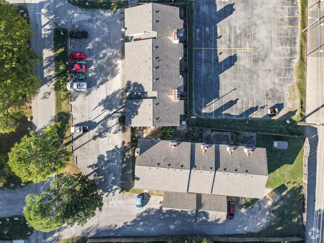 Aerial - 90 Degree Look Down - Woodbine Apartments