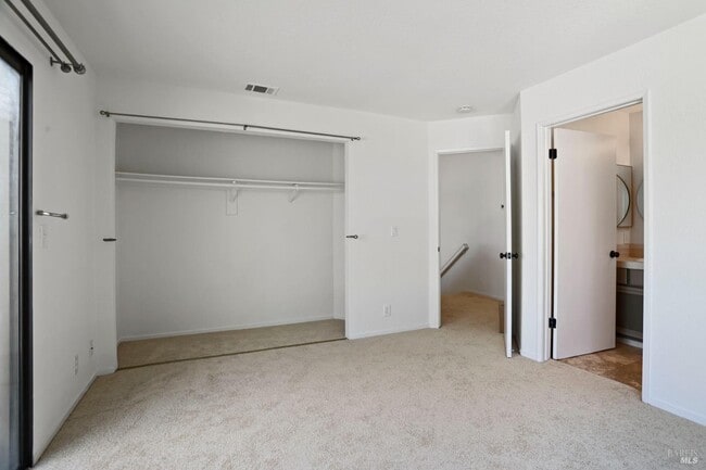 Building Photo - 219 Sea Crest Cir