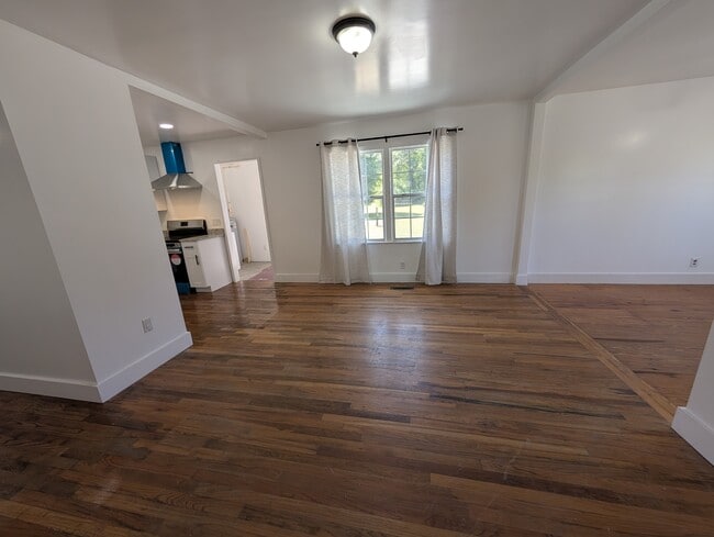 Building Photo - 427 Crossway Rd