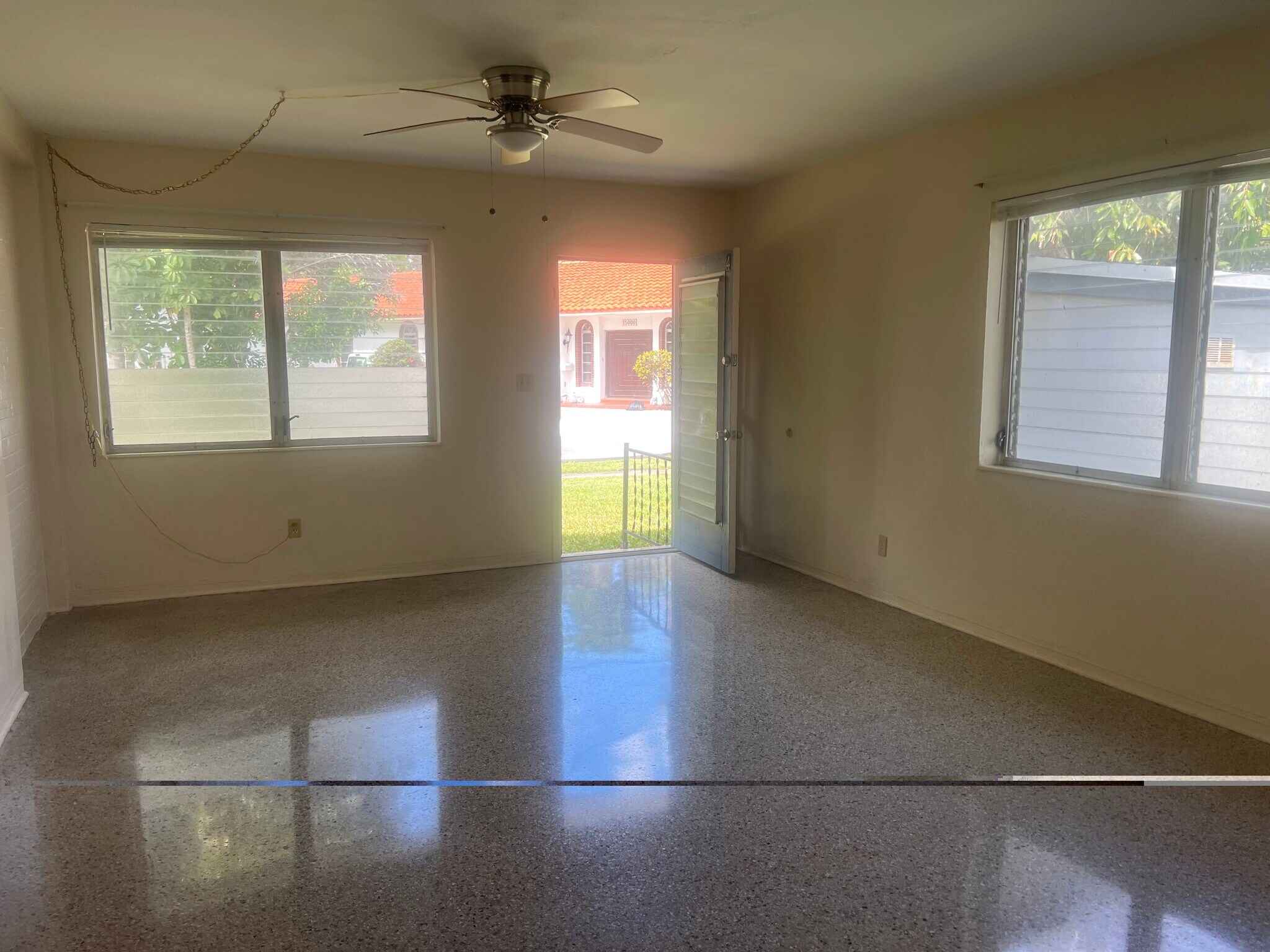 Building Photo - 505 NE 150th St