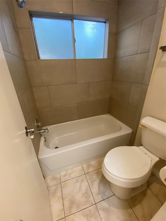 Building Photo - 33 N Rain Forest Ct