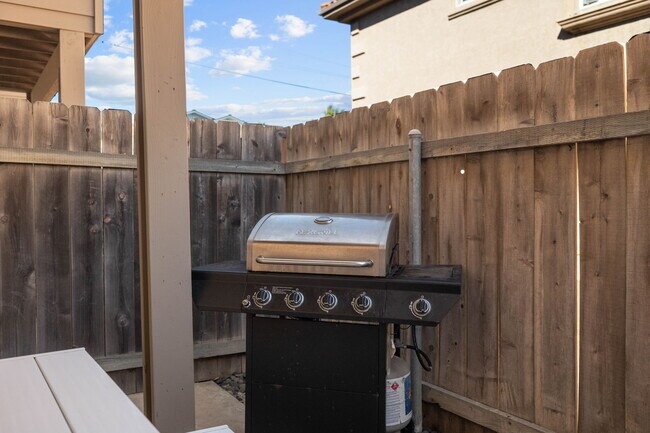 Building Photo - 733 Seacoast Dr