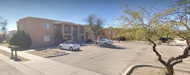 Building Photo - 1311 N Gila St