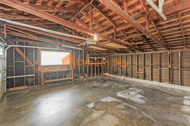 Building Photo - 5971 Sunland Pl