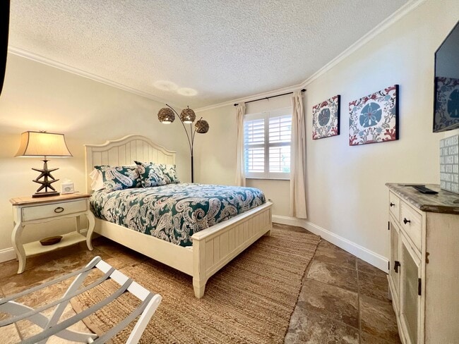 Building Photo - 3870 N Hwy A1A