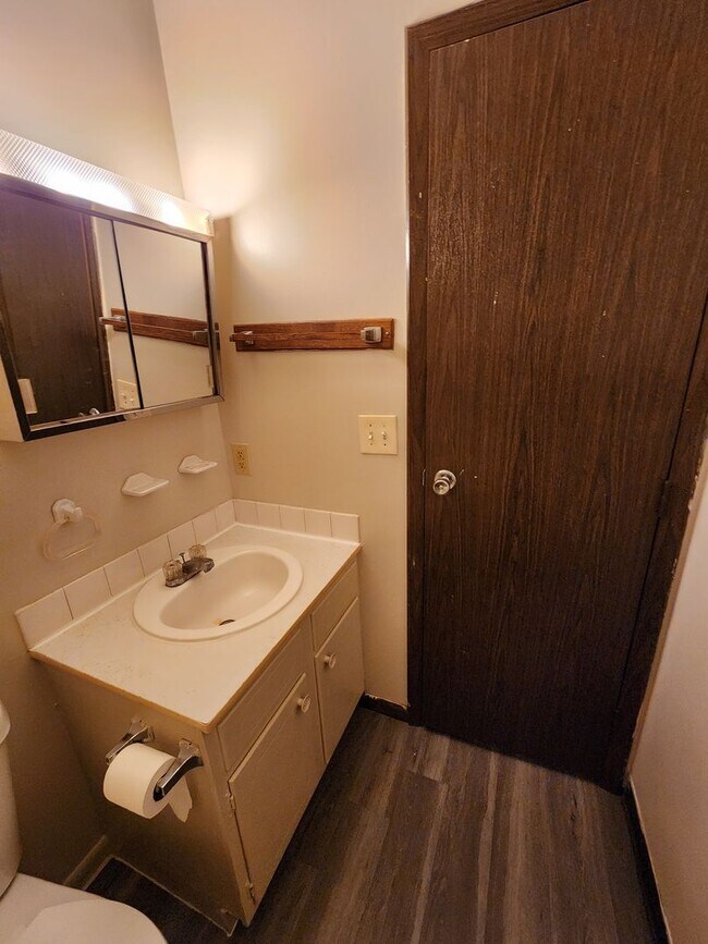 Building Photo - One Bedroom For Rent on Hancock