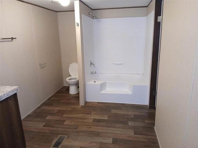 Building Photo - 7070 FM1115