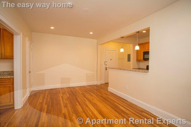 Building Photo - 136 Highland Ave