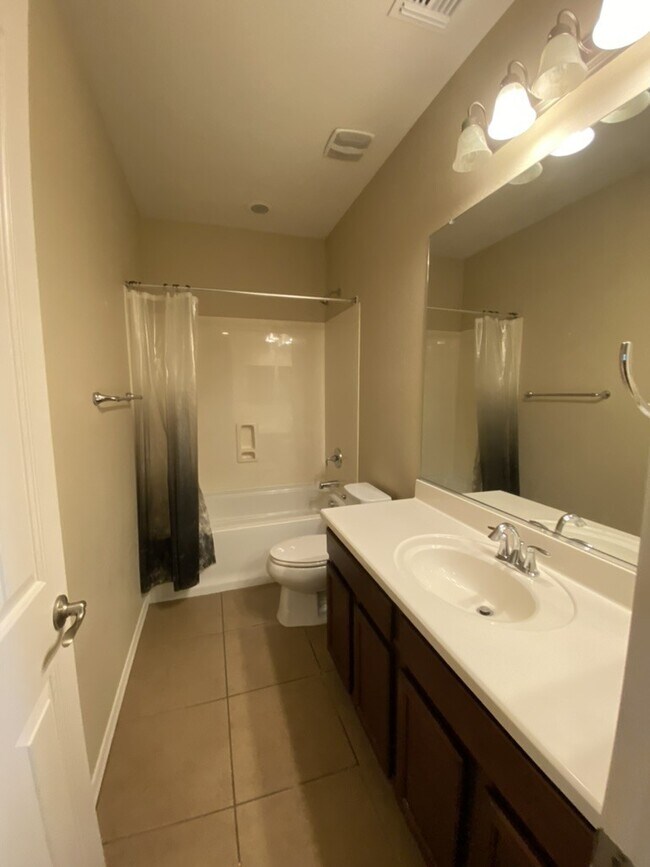 Building Photo - 3726 E Angstead Dr