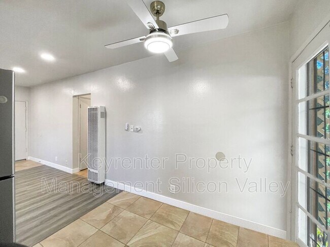 Building Photo - 923 Ravenscourt Ave