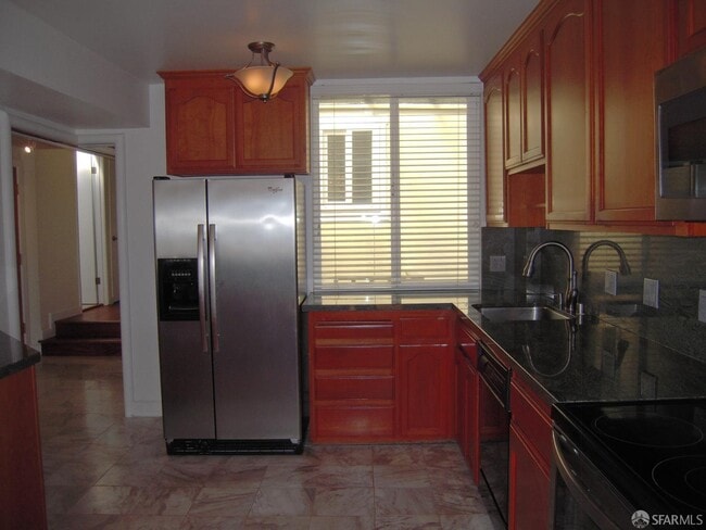 Building Photo - 168 Museum Way