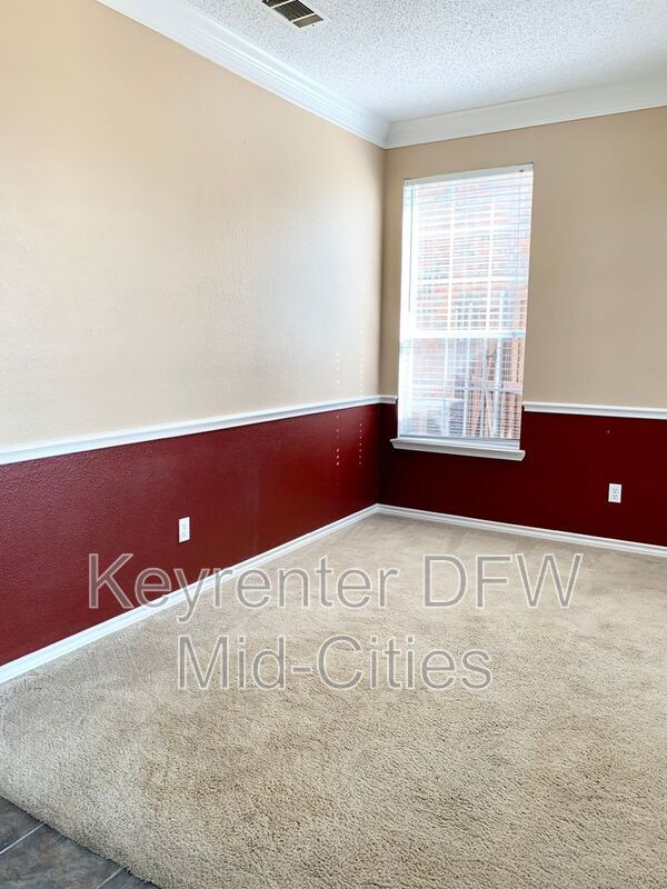 Building Photo - 8702 Saddlehorn Dr