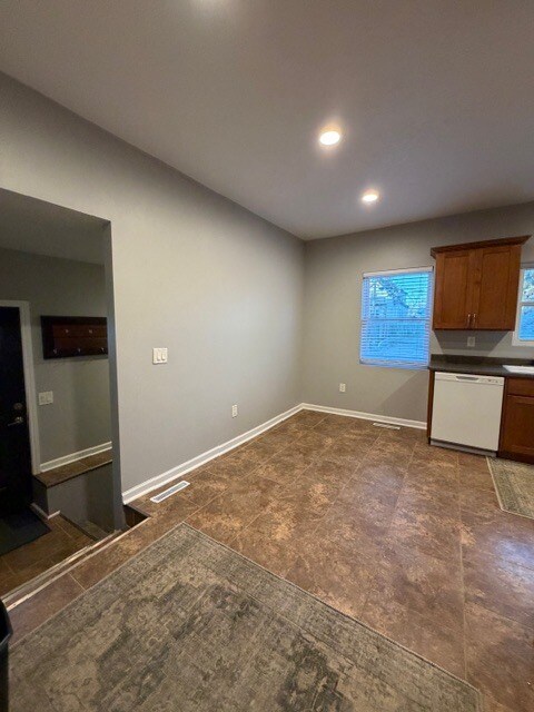 Building Photo - 1119 Hill Ave