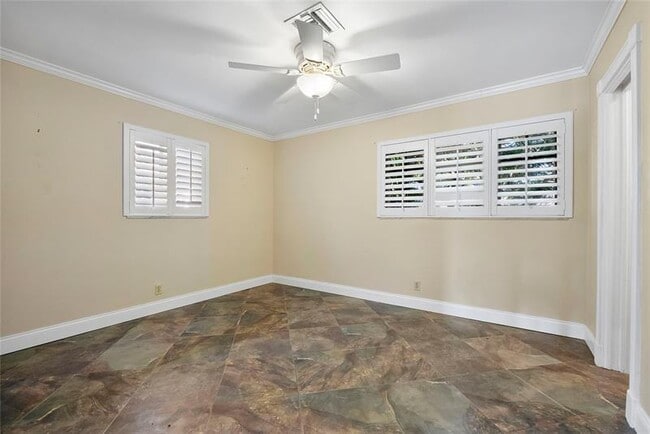 Building Photo - 2316 NE 20th St