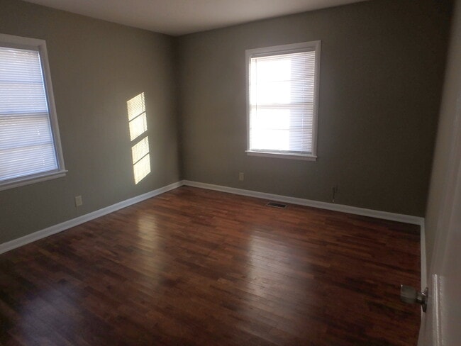 Building Photo - 1824 SW Cherokee St