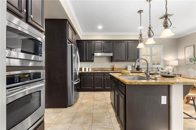 Building Photo - 45023 Silver Rose St