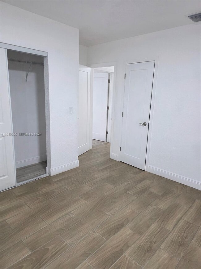 Building Photo - 1191 W 53rd Terrace