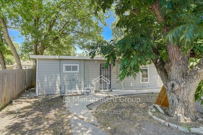 Building Photo - 609 Taft Blvd