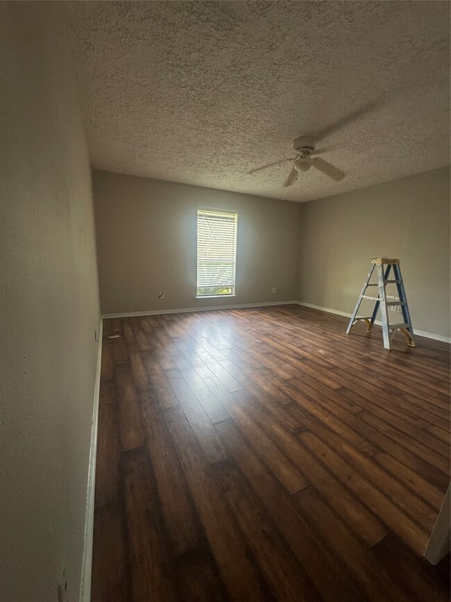 Building Photo - 21430 Park Brook Dr