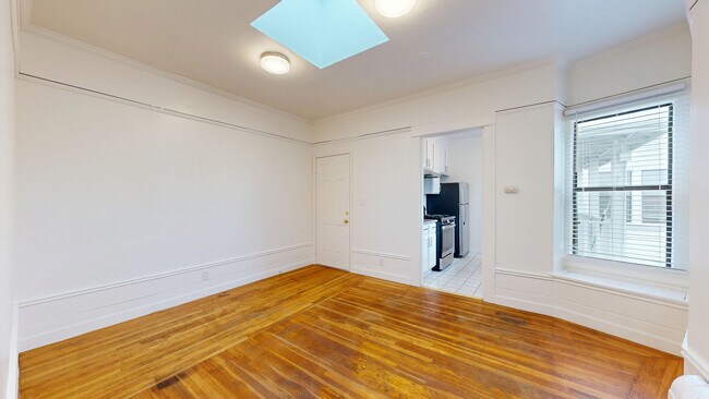 Building Photo - 216 4th Ave