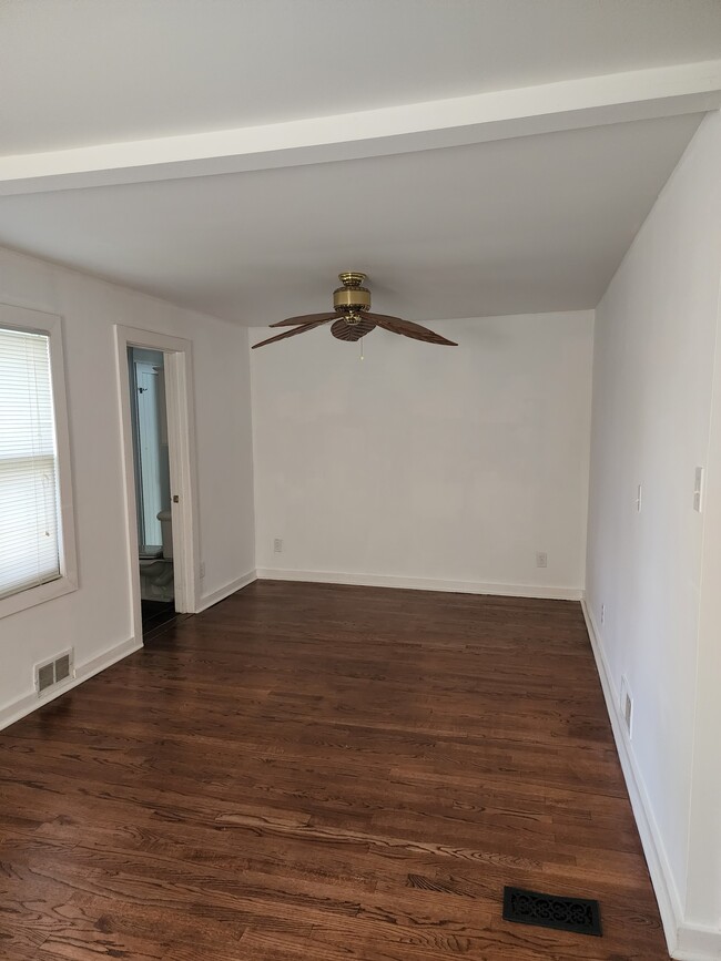 master bedroom - 4400 Clifford Rd