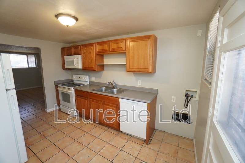 Building Photo - 1124 Rosemary St