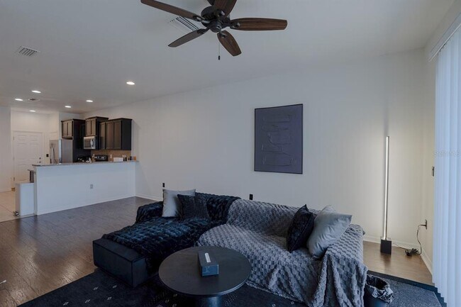 Building Photo - 9136 Hillcroft Dr