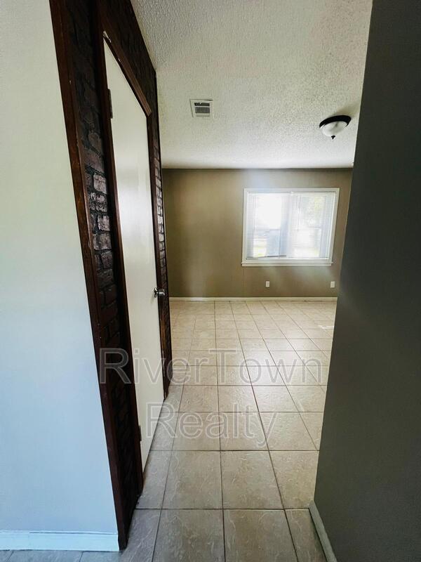 Building Photo - 4180 Kerwin Dr