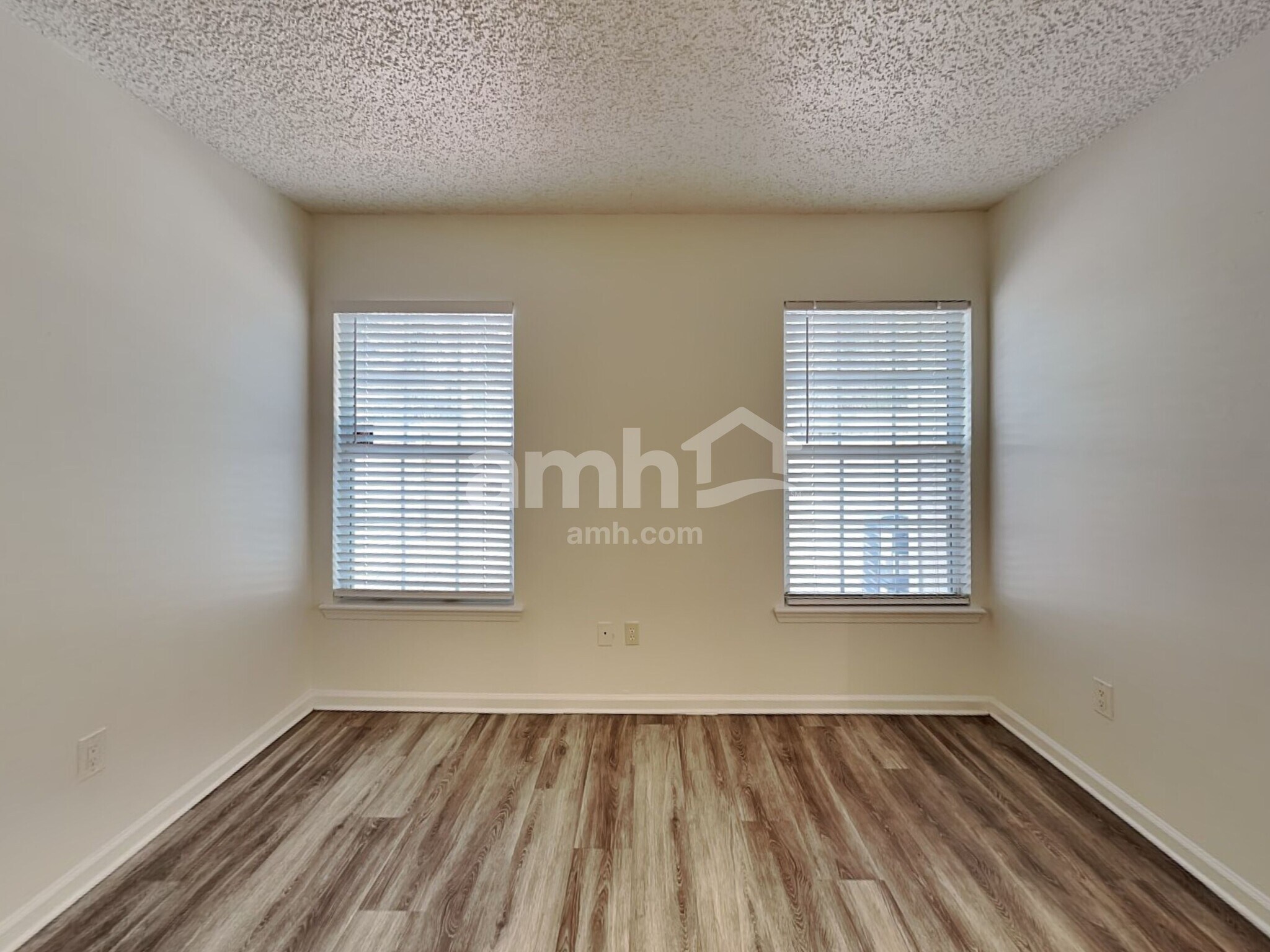 Building Photo - 3275 Guernsey Ct