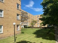 Building Photo - 6160 N Damen Ave