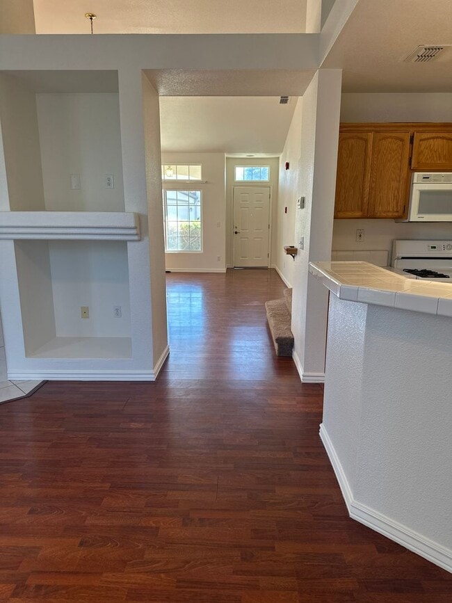 Building Photo - Nice Home For Rent!