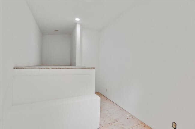 Building Photo - Available Now – Beautiful Carmel Valley Home in Carmel School District