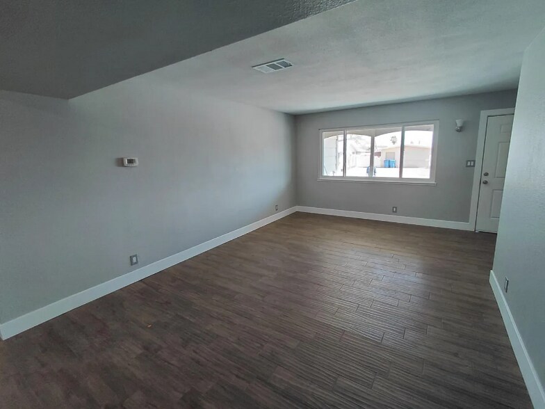 Building Photo - 828 Biljac St