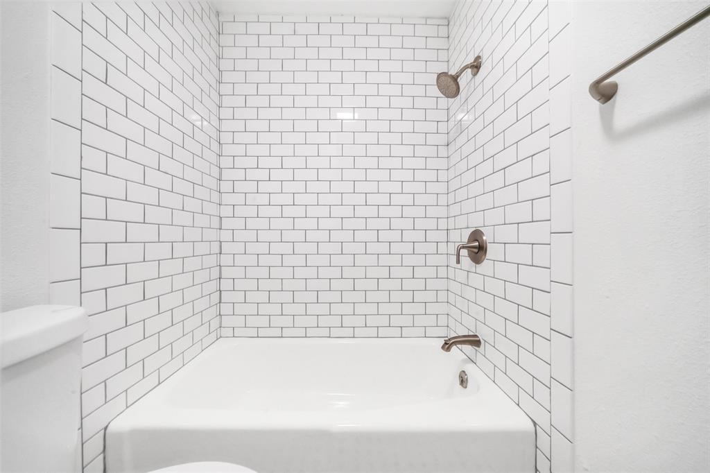 Building Photo - 2610 Whitney St