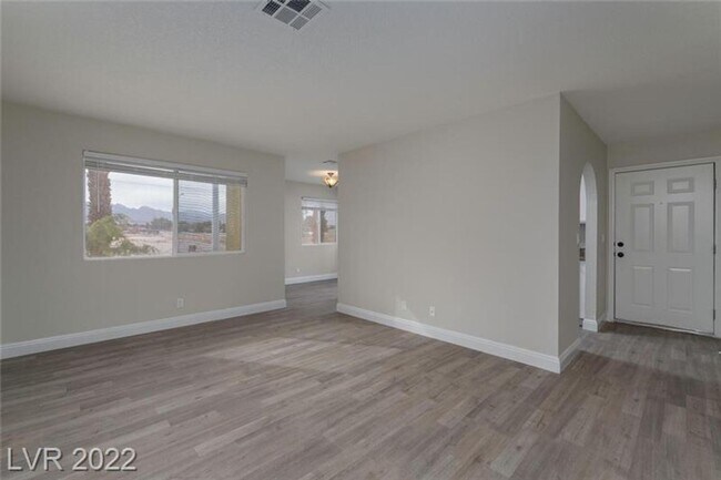 Building Photo - This beautiful 2 Bedroom and 2 Bath Condo in Northwest Vegas!