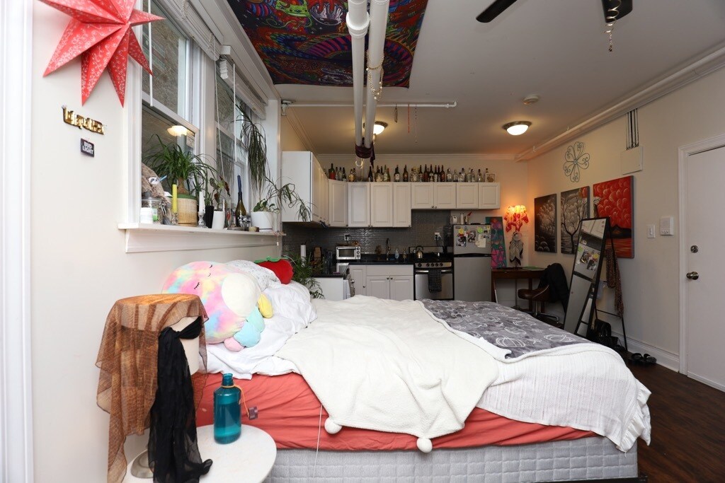 Building Photo - 2120 N Dayton St