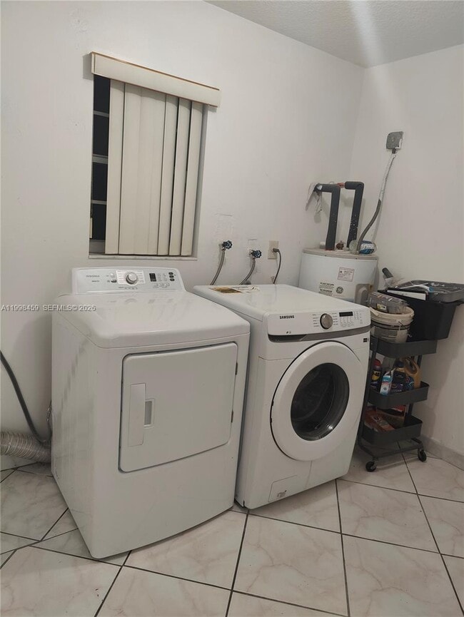 Building Photo - 1139 Freshwater Lakes Dr