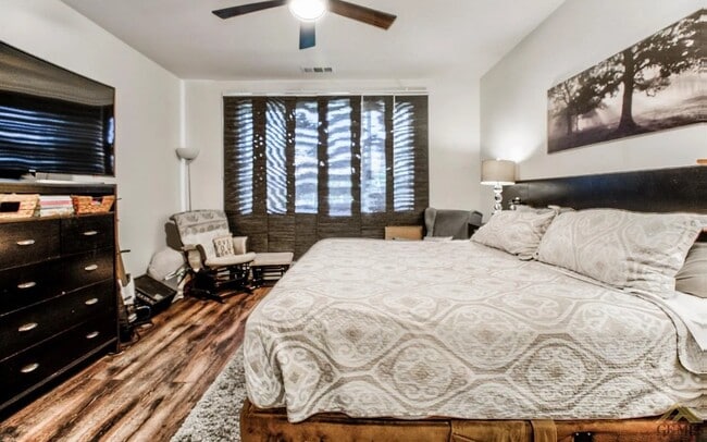 Building Photo - 5900 Warren Ridge Dr