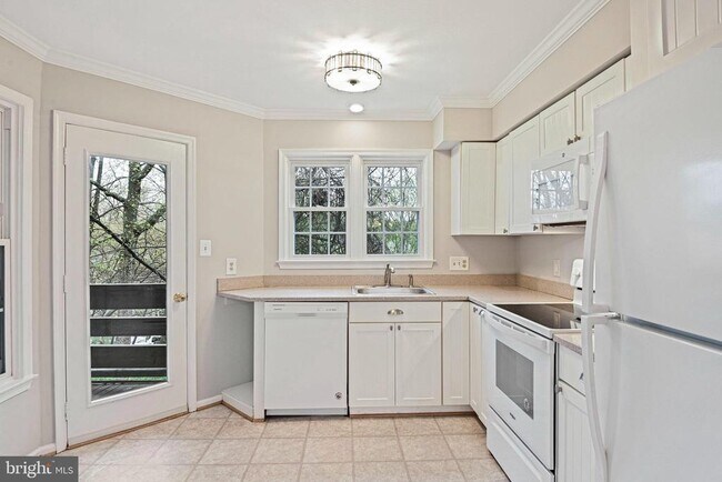 Building Photo - 11200 Beaver Trail Ct