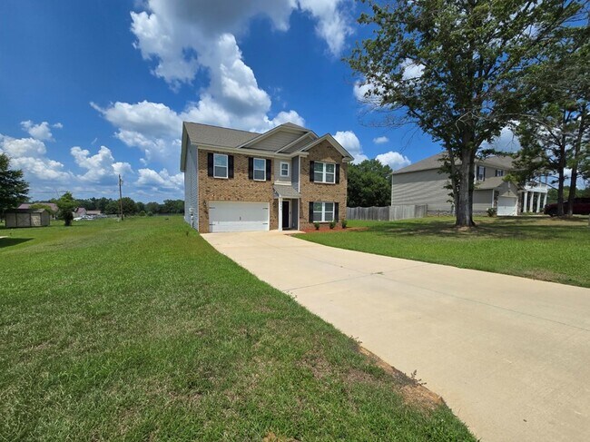 Building Photo - 2160 Alden Dr