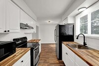 Building Photo - 315 E Nepessing St