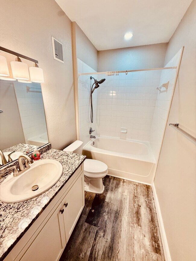 Building Photo - 2 Bed/2 Bath Condo with Garage in Lakes at Viera East