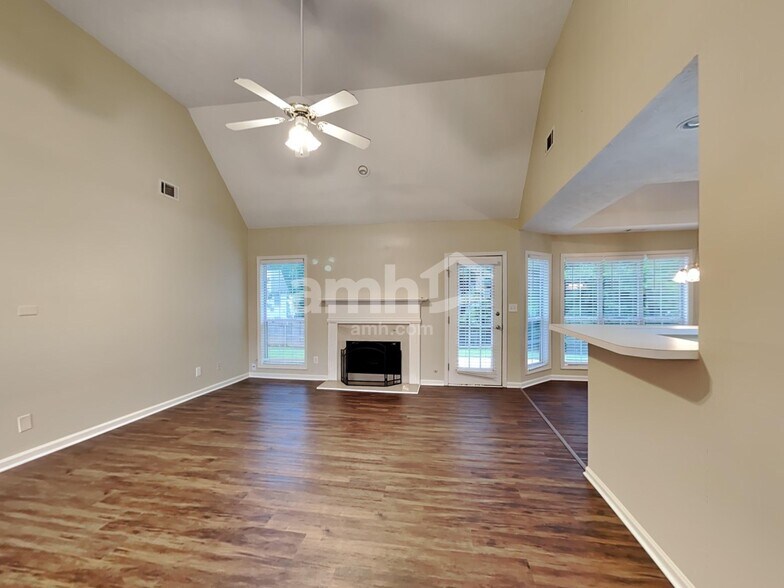 Building Photo - 103 Cottonwood Pl