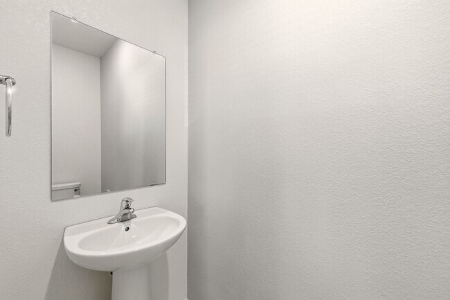 Building Photo - 3 Bedroom 2.5 Bathroom House With Great Vi...