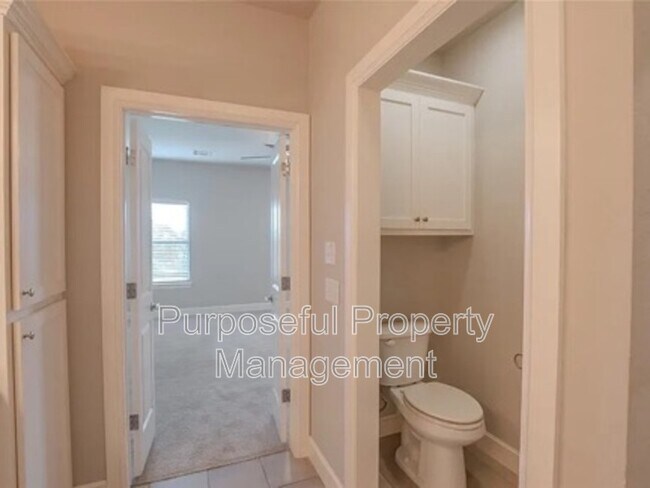 Building Photo - 12037 Ashford Dr