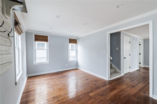 Building Photo - 7 Beardsley St