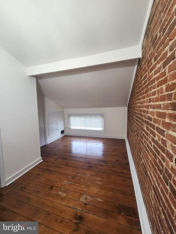 Building Photo - 23 E Wheeling St