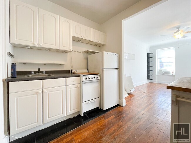 Building Photo - GREENWICH AVENUE